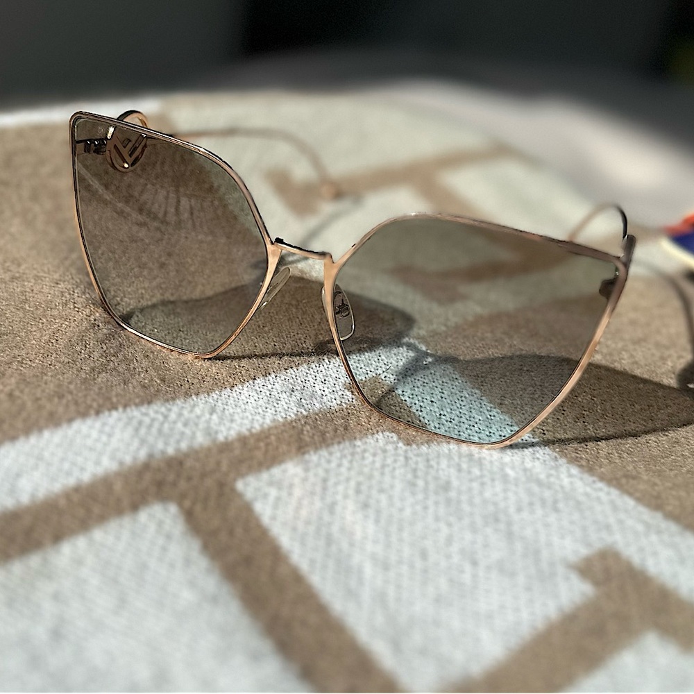 COPY - Fendi Sunnies